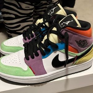 Womens Jordan 1 Mid SE